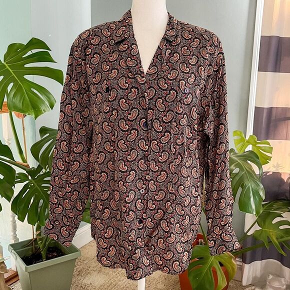 Vintage 90’s Liz Sport paisley print button up blouse in navy blue and red - Picture 8 of 8